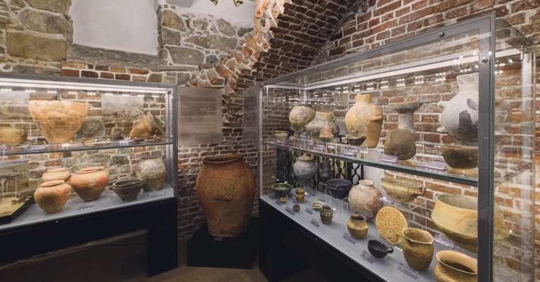 Zamek Żupny/Muzeum Żup Krakowskich Wieliczka/ZA DARMO wystawa archeologiczna,małych dzieł sztuki solniczek sala gotycka