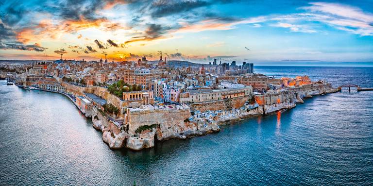MALTA na tydzień! Noclegi w hotelu z krytym basenem (oceny 4,6/5) + śniadania + loty (Wylot z: Kraków , Katowice , Modlin ). Styczeń | Luty