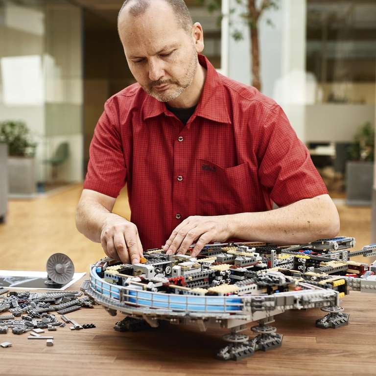 LEGO 75192 Star Wars Millenium Falcon 616,49€~2677 zł