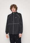 Nieprzemakalna męska kurtka z kapturem Nike M NSW AIR WVN JKT (czarna za 189 zł) @Lounge by Zalando