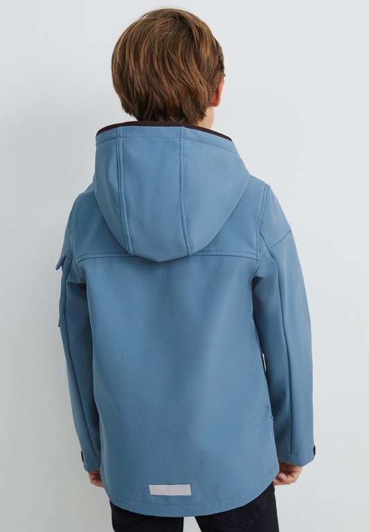 Dziecięca kurtka softshell C&A za 63zł (rozm.140-182) @ Lounge by Zalando