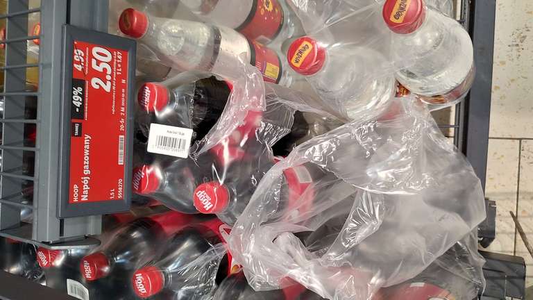 Napój gazowany Hoop Cola Original 1,5l za 2,5 zł i praliny Wedel Minionki 120g za 3,25 zł Lidl