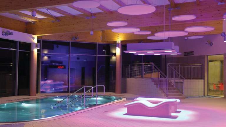 Jesień: 3 noce dla dwojga w Interferie Aquapark Sport Hotel Malachit *** w Świeradowie-Zdrój z wyżywieniem HB @ Travelist