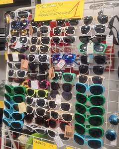 Okulary przeciwsłoneczne, różne rodzaje: Lenonki, classic i kolory w NS w Toruniu