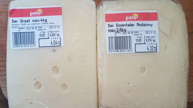 Nabiał ser: orzeł lub ementaler z dziurami w Polo Market