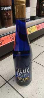Wino blue Light 0,75ml półsłodkie - biedronka