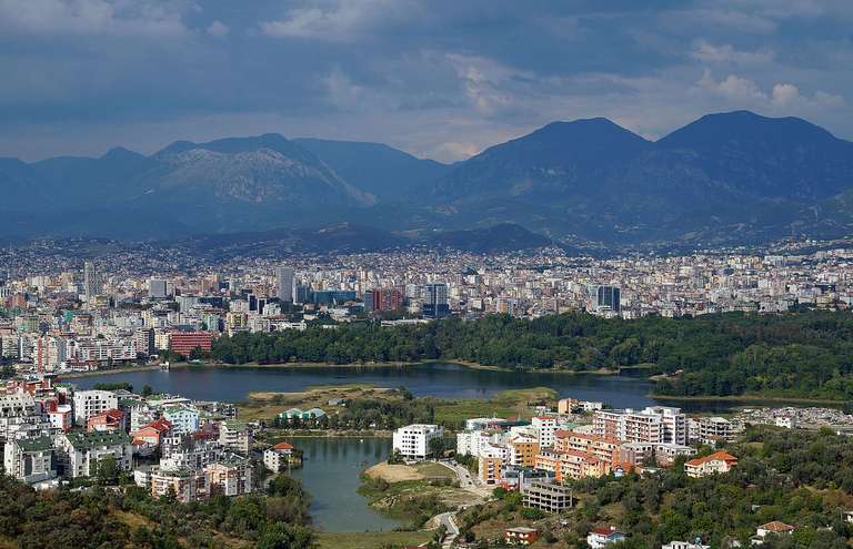 7 dni dla 4 osób w Albanii (Tirana) - W cenie loty z Krakowa + Apartament + Auto | Termin: 28.08.24 r. - 03.09.24 r. | Cena za osobę.