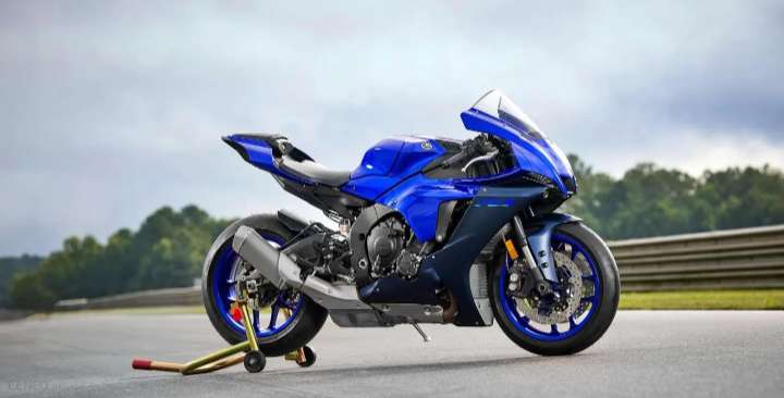 Yamaha YZF-R1 oraz inne 70modeli motocykli KTM, Suzuki, Kawasaki wyprzedaż rocznika do -20% 2023 lista w opisie
