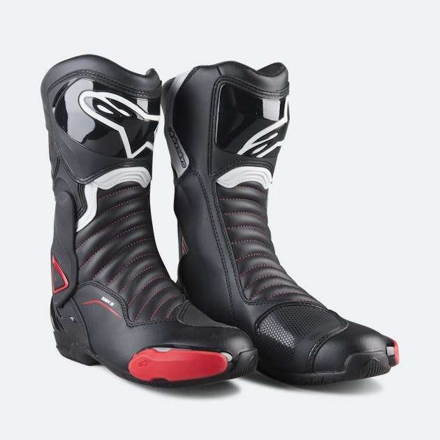 Przy zakupie motocyklowych kombinezonów skórzanych Alpinestars można dobrać buty skórzane alpinestars SMX-6 V2 za 5pln.
