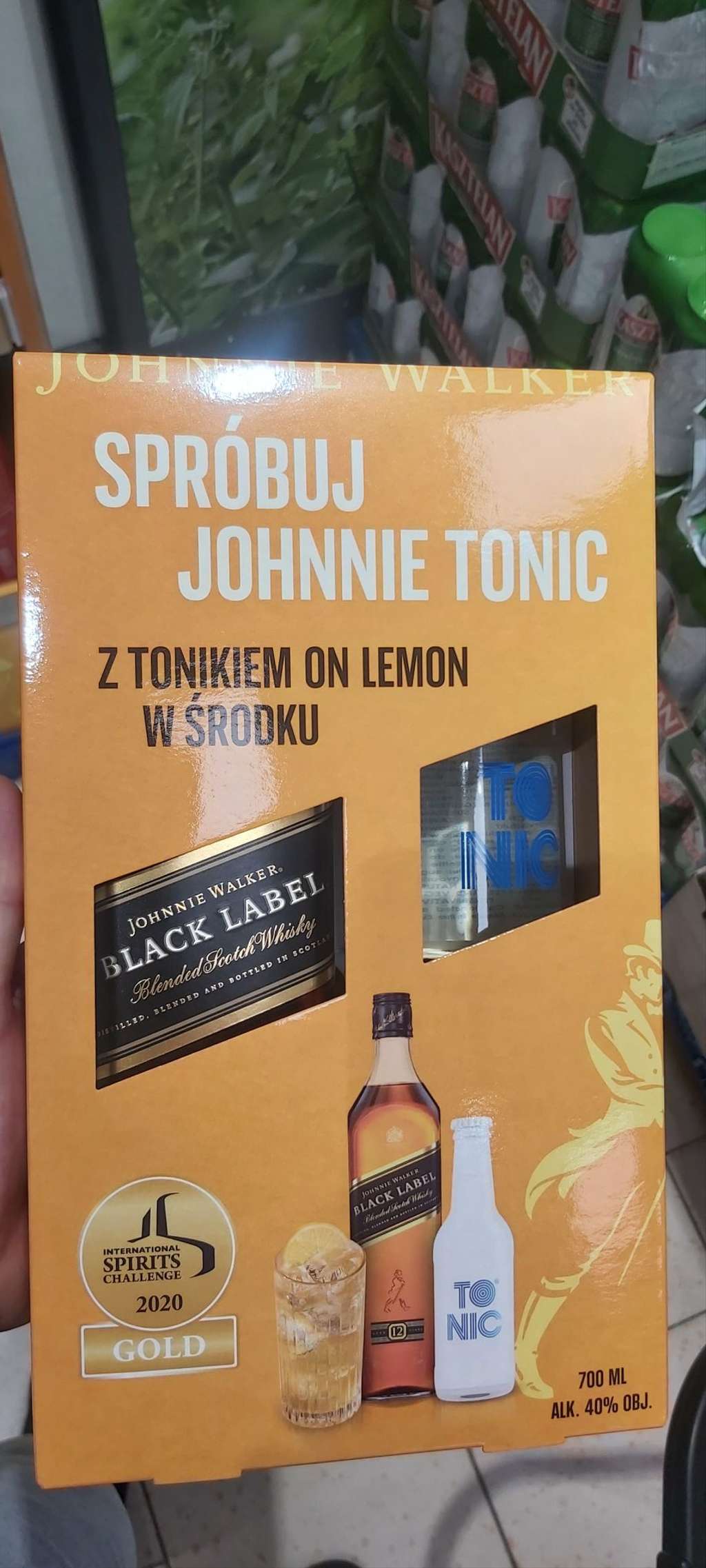 Whisky Johnnie Walker Black Label 0.7 40% + Tonic ( zestaw skauta :)