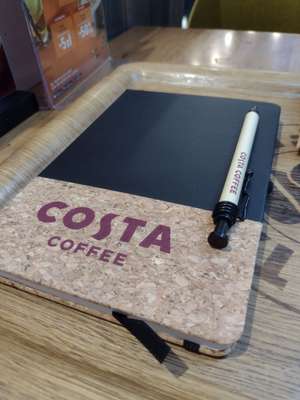 Darmowy notatnik i długopis dla studentów i posiadaczy aplikacji w Costa Coffee