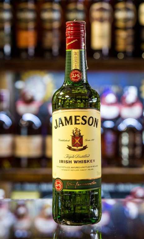 Whiskey Jameson 0,7l (cena przy zakupie dwóch) i Lauders Queen Mary 1000ml (55,99zł). Biedronka
