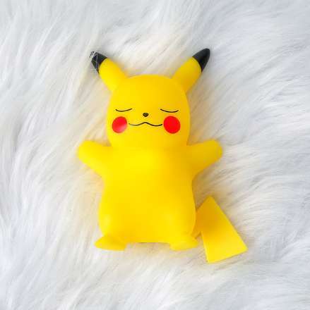 Mała lampka nocna Pokemon Pikachu (5 wersji lub Charmander, Squirtle i Psyduck | Wysyłka z CN | $2.93 @ Aliexpress