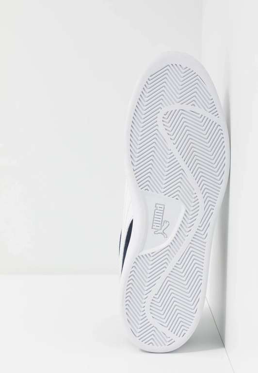 Skórzane buty Puma SMASH V2 za 105zł (rozm.36-39) @ Lounge by Zalando