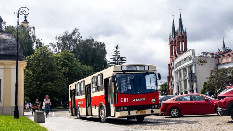 Bezpłatne przejazdy zabytkowym autobusem Jelcz 120M po ulicach Białegostoku