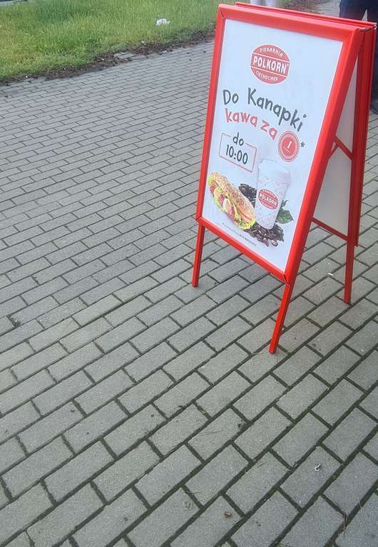 Do każdej kanapki do godziny 10 kawa za 1 zł w sieci Piekarni Polkorn w Toruniu