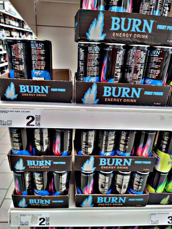 Napój energetyczny Burn Fruit Punch @ Auchan Słupsk