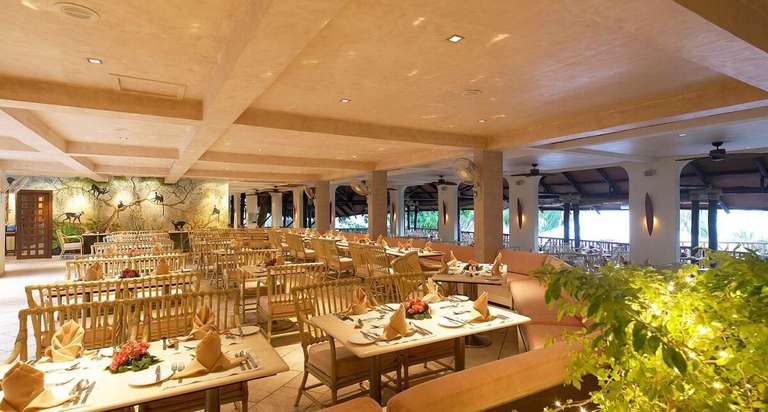 Marzec/kwiecień: Tydzień w Kenii w 5* hotelu Diani Reef Beach Resort & Spa z wyżywieniem HB @ TUI