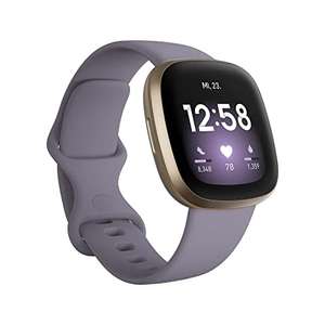 Smartwatch fioletowy Fitbit Versa 3 z amazon.de