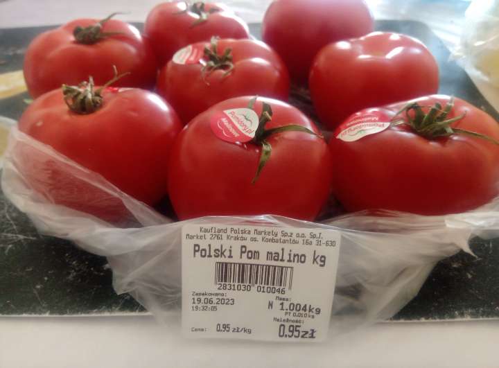 Pomidor malinowy 95 groszy za kilogram @Kaufland Kraków