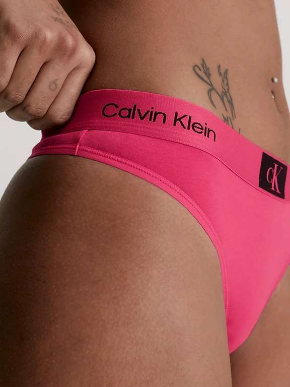 Zestaw Calvin Klein - biustonosz typu Bralette i stringi - r. XS - XL @Lounge by Zalando