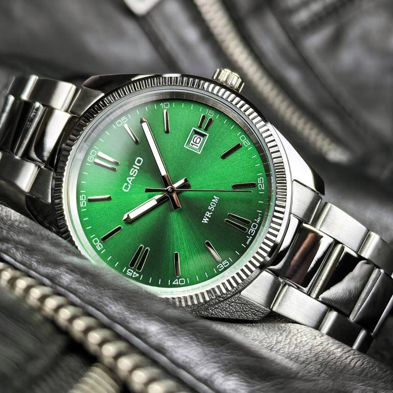 Zegarek Casio MTP-1302PD-3AVEF – klasyk z zieloną tarczą na bransolecie